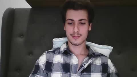 Snapshot of charismaticcharm chatting on January 8, 8:27 am charismaticcharm online show from January 8, 8:27 am