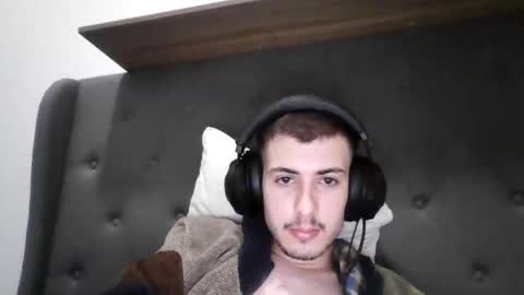 Snapshot of charismaticcharm chatting on January 15, 12:15 pm charismaticcharm online show from January 15, 12:15 pm