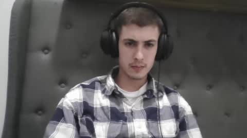 Snapshot of charismaticcharm chatting on January 22, 8:29 am charismaticcharm online show from January 22, 8:29 am