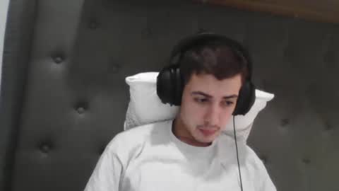 Snapshot of charismaticcharm chatting on January 26, 2:14 am charismaticcharm online show from January 26, 2:14 am