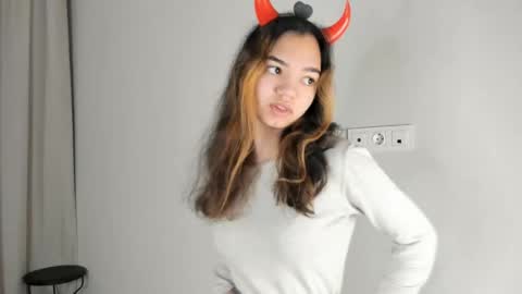 MIchelle online show from November 26, 6:36 am