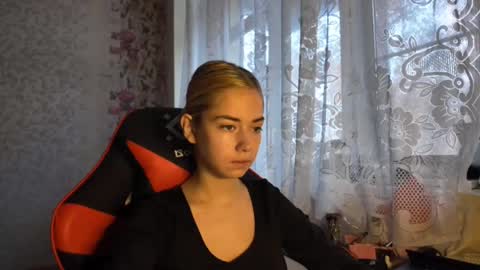 Snapshot of charleneschonert chatting on November 7, 7:52 am Nancy online show from November 7, 7:52 am