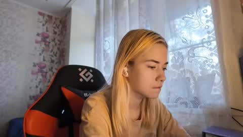 Snapshot of charleneschonert chatting on November 13, 8:02 am Nancy online show from November 13, 8:02 am