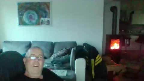 Snapshot of charles6064 chatting on November 18, 7:13 am charles6064 online show from November 18, 7:13 am