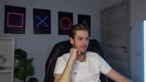 CHARLES SINS online show from February 8, 5:29 pm