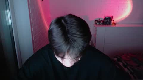 Snapshot of charleshanson69 chatting on December 17, 12:44 pm charleshanson69 online show from December 17, 12:44 pm