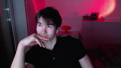 Snapshot of charleshanson69 chatting on December 19, 2:51 am charleshanson69 online show from December 19, 2:51 am