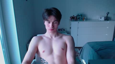 Snapshot of charleshanson69 chatting on January 6, 10:52 am charleshanson69 online show from January 6, 10:52 am