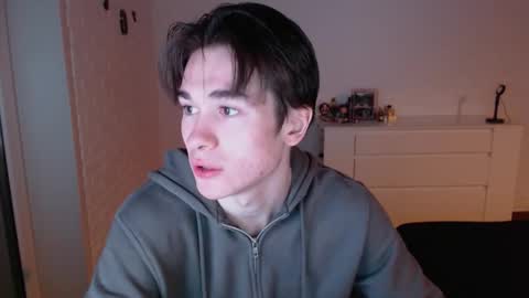 Snapshot of charleshanson69 chatting on January 9, 1:25 pm charleshanson69 online show from January 9, 1:25 pm