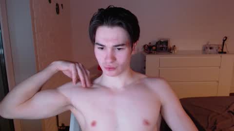 Snapshot of charleshanson69 chatting on January 11, 7:19 pm charleshanson69 online show from January 11, 7:19 pm