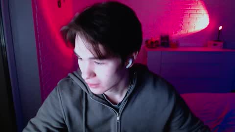 Snapshot of charleshanson69 chatting on February 2, 7:12 pm charleshanson69 online show from February 2, 7:12 pm