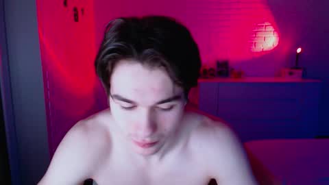 Snapshot of charleshanson69 chatting on February 3, 8:36 pm charleshanson69 online show from February 3, 8:36 pm