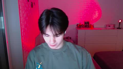 Snapshot of charleshanson69 chatting on February 11, 6:35 pm charleshanson69 online show from February 11, 6:35 pm