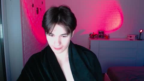 Snapshot of charleshanson69 chatting on February 28, 10:44 pm charleshanson69 online show from February 28, 10:44 pm