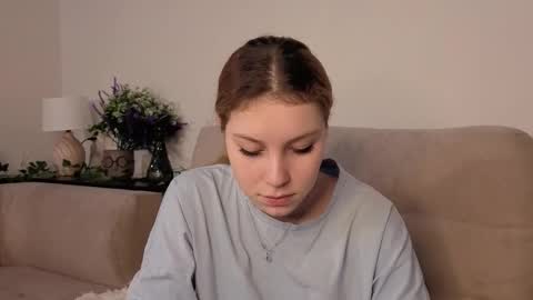 Snapshot of charlesreynosa chatting on March 3, 12:11 pm Ariel online show from March 3, 12:11 pm