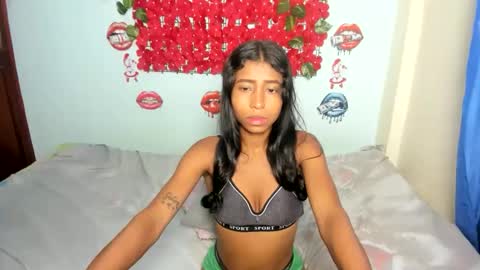 Snapshot of charley_hot chatting on October 21, 5:35 pm charley_hot online show from October 21, 5:35 pm