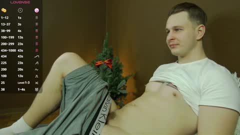 Snapshot of charlie_smiley chatting on January 5, 4:04 am Charlie Smiley online show from January 5, 4:04 am