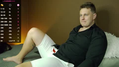 Snapshot of charlie_smiley chatting on September 28, 1:33 am Charlie Smiley online show from September 28, 1:33 am