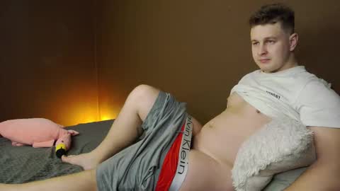 Snapshot of charlie_smiley chatting on November 16, 5:13 am Charlie Smiley online show from November 16, 5:13 am