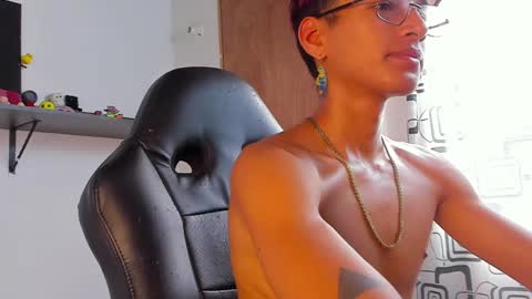 Snapshot of charlieerusso chatting on December 10, 7:32 pm Charles Russo online show from December 10, 7:32 pm