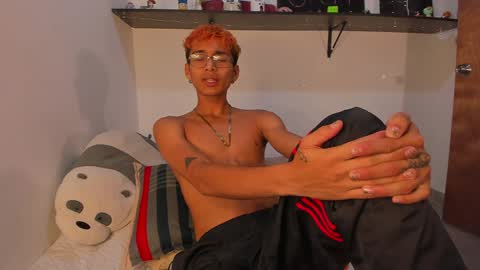 Snapshot of charlieerusso chatting on January 16, 12:34 am Charles Russo online show from January 16, 12:34 am