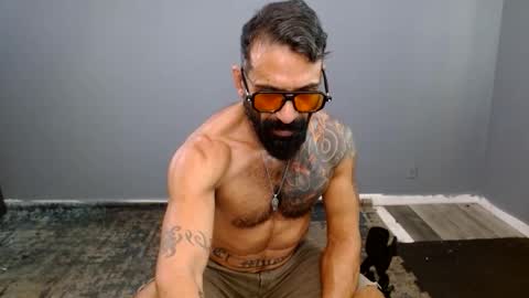 Snapshot of charlieprospect chatting on January 8, 10:12 pm Charlie Prospect online show from January 8, 10:12 pm