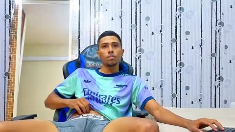 charlies_fox online show from April 5, 4:15 pm