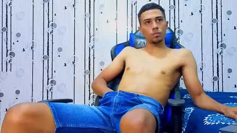 charlies_fox online show from April 7, 7:25 pm