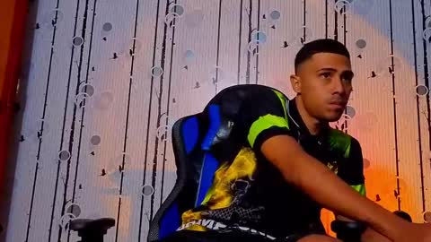 charlies_fox online show from April 12, 3:50 pm