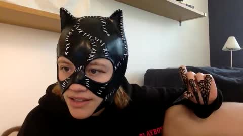 CharliesCherryRoomxoxoxoxo online show from November 10, 8:19 pm