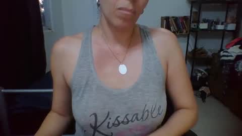 Snapshot of charlot_ponze chatting on June 23, 1:14 am charlott online show from June 23, 1:14 am