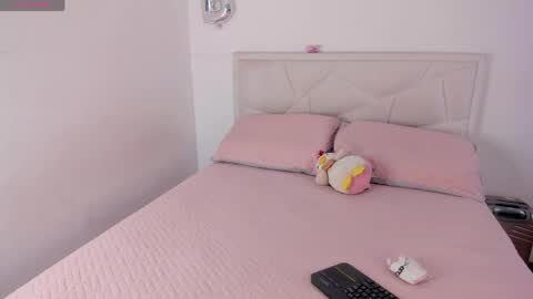    online show from April 6, 4:30 pm