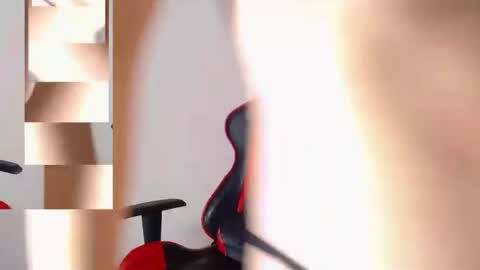 Snapshot of charlotewalker chatting on December 14, 2:10 pm CharloteWalker online show from December 14, 2:10 pm