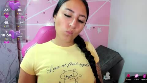 Snapshot of charlott_daphne chatting on December 3, 11:24 pm charlott_daphne online show from December 3, 11:24 pm