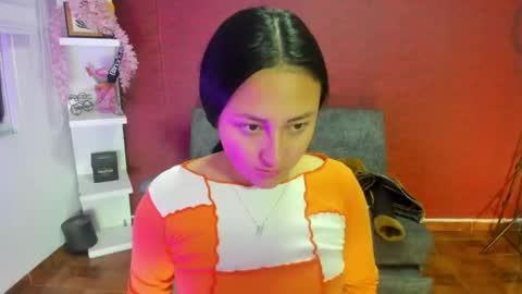 Snapshot of charlott_daphne chatting on January 28, 12:15 am charlott_daphne online show from January 28, 12:15 am