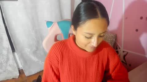 Snapshot of charlott_daphne chatting on February 10, 11:55 pm charlott_daphne online show from February 10, 11:55 pm