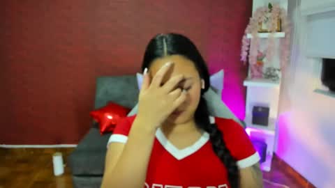Snapshot of charlott_daphne chatting on February 18, 12:26 am charlott_daphne online show from February 18, 12:26 am