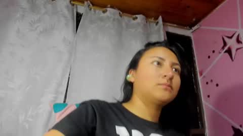 Snapshot of charlott_daphne chatting on February 24, 11:41 pm charlott_daphne online show from February 24, 11:41 pm