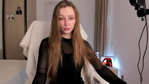 Snapshot of charlottawells chatting on November 16, 10:54 am CharlottaWells online show from November 16, 10:54 am