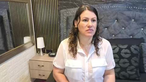 Snapshot of charlotte__g chatting on May 10, 11:37 am charlotte online show from May 10, 11:37 am