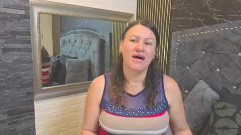 Snapshot of charlotte__g chatting on May 28, 11:07 am charlotte online show from May 28, 11:07 am