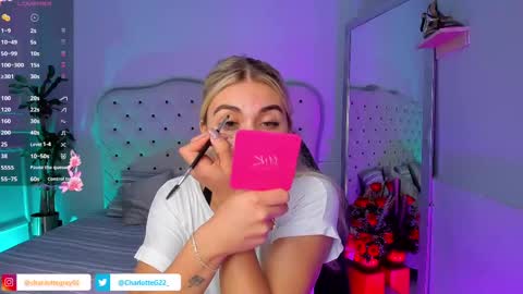 Snapshot of charlotte__grey chatting on February 18, 8:03 pm charlotte grey online show from February 18, 8:03 pm