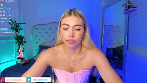 Snapshot of charlotte__grey chatting on March 1, 7:26 pm charlotte grey online show from March 1, 7:26 pm
