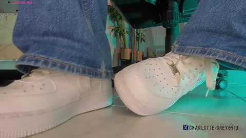 charlotte  grey online show from January 5, 8:01 pm