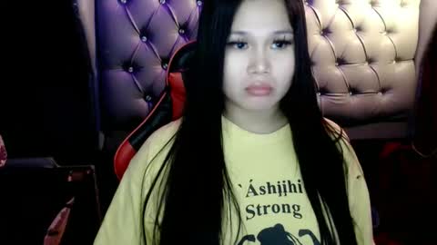 Snapshot of charlotte_anne11 chatting on December 2, 3:18 pm charlotte_anne11 online show from December 2, 3:18 pm