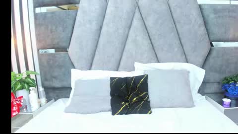 charlotte chapman online show from November 26, 11:44 am