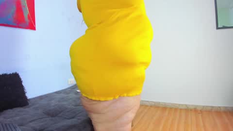 Snapshot of charlotte_curvy_ chatting on January 18, 2:25 am Angelica Charlotte online show from January 18, 2:25 am