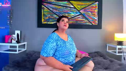 Snapshot of charlotte_curvy_ chatting on September 13, 8:19 pm Angelica Charlotte online show from September 13, 8:19 pm