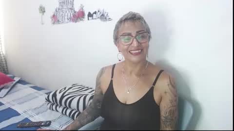 Snapshot of charlotte_gray_1 chatting on February 14, 10:39 pm Charlotte online show from February 14, 10:39 pm