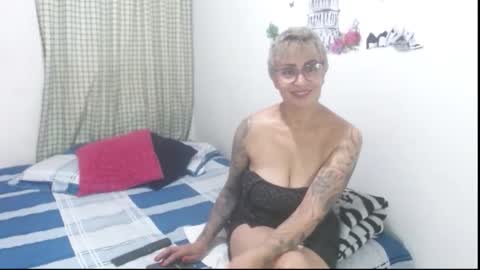 Snapshot of charlotte_gray_1 chatting on February 22, 12:01 am Charlotte online show from February 22, 12:01 am